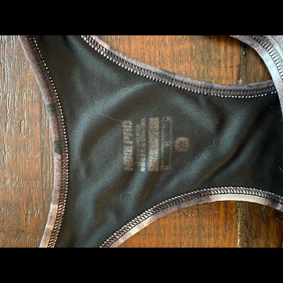 Nike sports bra - Picture 2 of 3